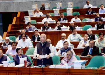 বিমানকে বাণিজ্যিক প্রতিষ্ঠানে রূপান্তরের প্রস্তাব অর্থমন্ত্রীর