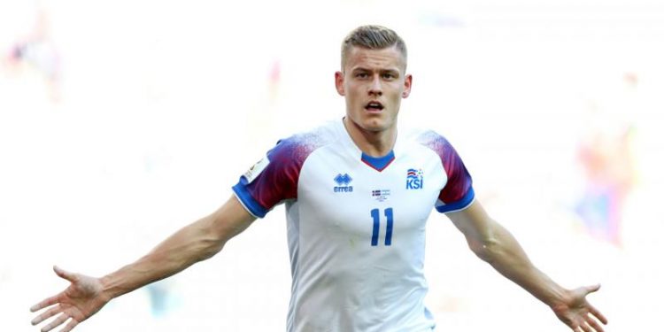 প্রথমার্ধে আর্জেন্টিনাকে এগিয়ে থাকতে দেয়নি আইসল্যান্ড