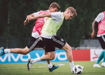 বিয়ার নিয়ে রাশিয়ায় জার্মান দল