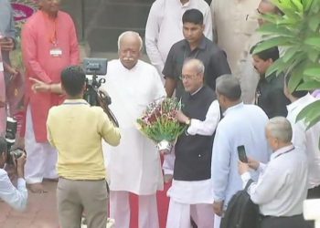 আরএসএসের প্রতিষ্ঠাতা ‘ভারত মায়ের মহান সন্তান’: প্রণব