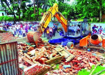 হালুয়াঘাটে মৃত ভাইয়ের জমি দখল, পালিয়ে বেড়াচ্ছেন পরিবারের সদস্য