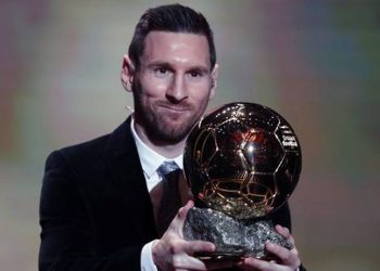 রোনালদোকে পেছনে ফেলে মেসির ষষ্ঠ ব্যালন ডি’অর