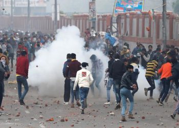 পুলিশ-জনতা সংঘর্ষে আবারও উত্তাল দিল্লি