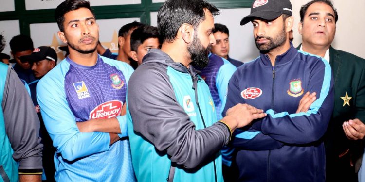 বৃষ্টিতে ভেসে গেল শেষ ম্যাচ