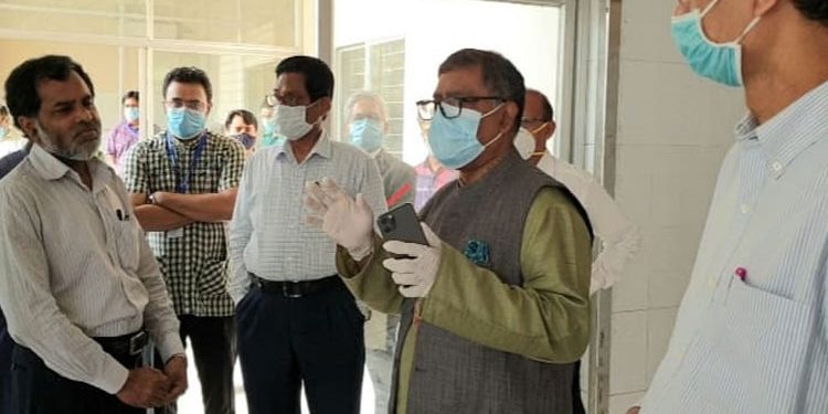 মাস্ক ছাড়া কেউ বাইরে বের হবেন না : স্বাস্থ্যমন্ত্রী