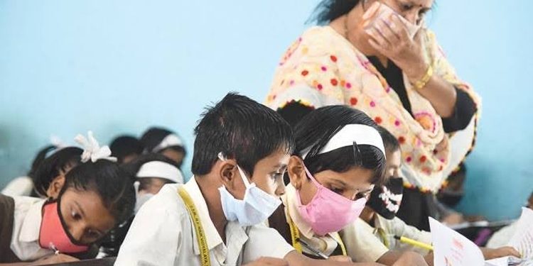 স্কুল-কলেজসহ শিক্ষাপ্রতিষ্ঠানের ছুটি বাড়লো