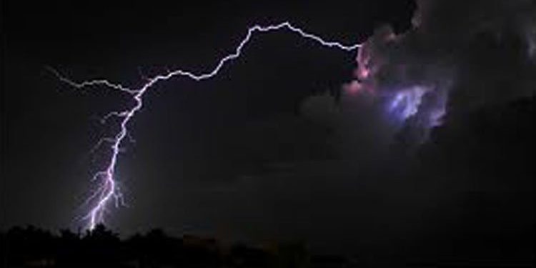 বজ্র বৃষ্টিসহ ঝড়ো হাওয়ার পূর্বাভাস