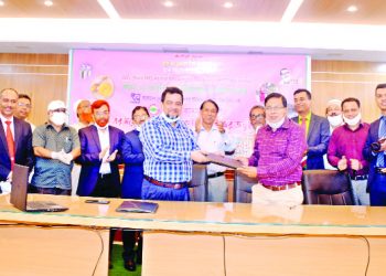 দুগ্ধ খামারিদের মধ্যে ৪ শতাংশ সুদে ঋণ বিতরণ