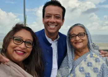 পদ্মা সেতুতে পুতুলের সেলফিতে প্রধানমন্ত্রী ও জয়