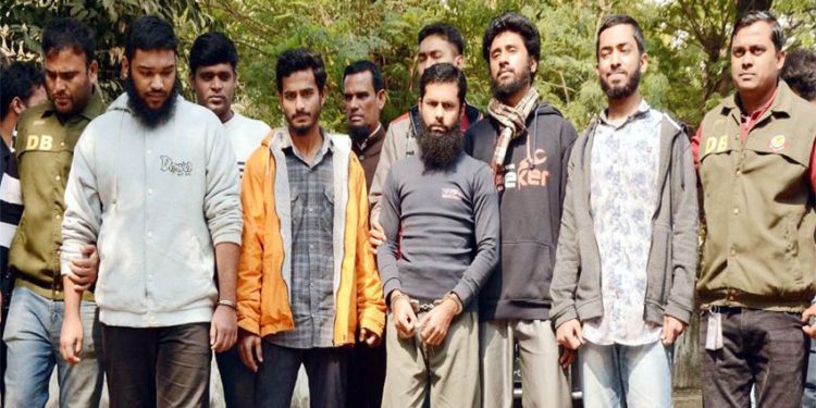 র্যাবের অভিযানে আনসার আল ইসলামের ৬ জঙ্গি গ্রেফতার; ব্লগারদের হিটলিস্ট জব্দ