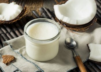 নারিকেল তেলের ৫ ব্যবহার