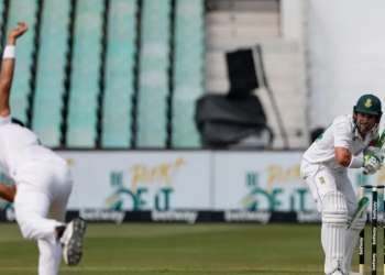 টাইগার পেসারদের নির্বিষ বোলিং, পরীক্ষা নিচ্ছে প্রোটিয়ারা