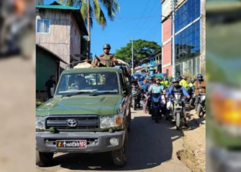 সেনাবাহিনীর সহায়তায় সাজেক থেকে ফিরছে আটকা পড়া পর্যটকরা