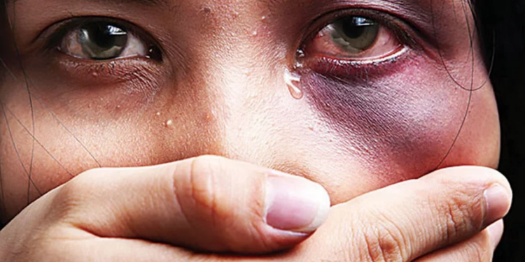 নারায়ণগঞ্জে চলতি বছর নারীর প্রতি সহিংসতার ঘটনা ঘটেছে ৩৮৪টি