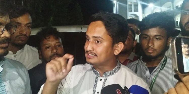 ফেনীতে বন্যার ত্রাণ নিয়ে প্রশ্ন, উপদেষ্টার থেকে হিসাব জানতে বললেন সারজিস