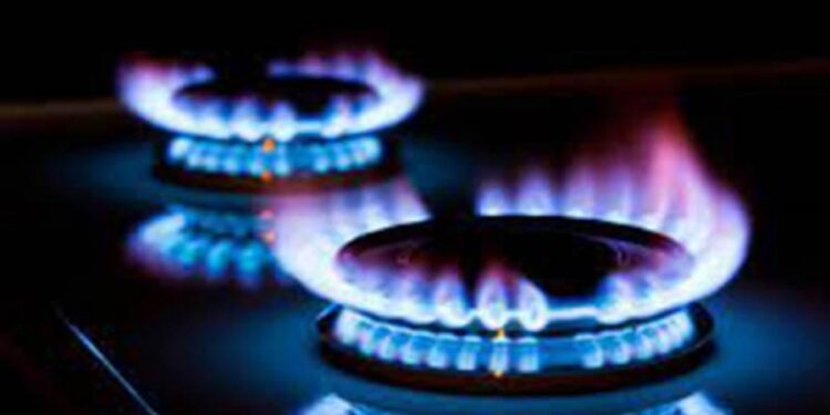 দুই চুলার গ্যাসের দাম ৫১২ টাকা বাড়ানোর প্রস্তাব করেছে তিতাস