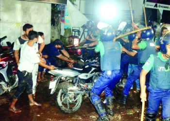 বরিশালে দুই মামলায় সিটি মেয়রসহ কয়েক শ আসামি