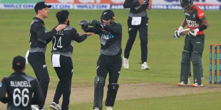 ৪ উইকেট হারিয়ে বিপাকে বাংলাদেশ