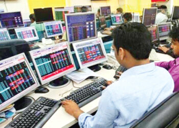 লেনদেন ফের ৯০০ কোটি টাকা