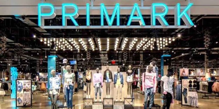 বাংলাদেশের পোশাক আমদানি বাড়াতে চায় প্রাইমার্ক