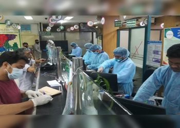 চলমান লকডাউনে ব্যাংক লেনদেনের সময় বাড়ল