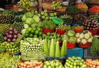 ছুটির দিনে বাজারে ‘অস্বস্তি’, দাম বাড়তি নিত্যপণ্যে