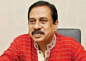 মতিউর রহমান চৌধুরীকে দেশ ছাড়তে বাধ্য করা হয়