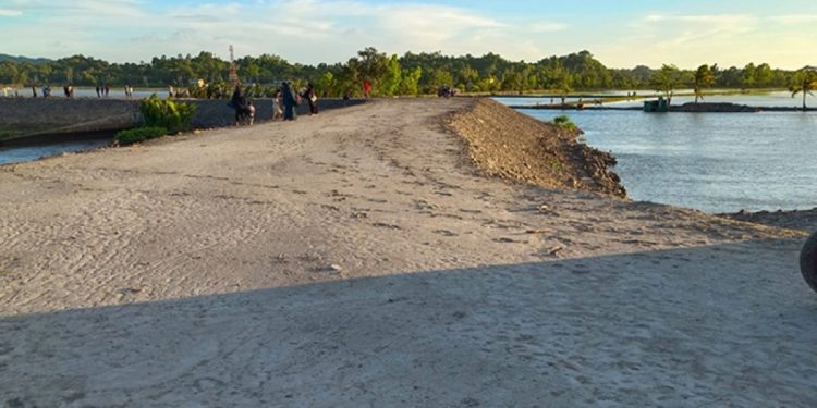 এবার টেকনাফ সীমান্তে আসছে মিয়ানমারের গুলির শব্দ